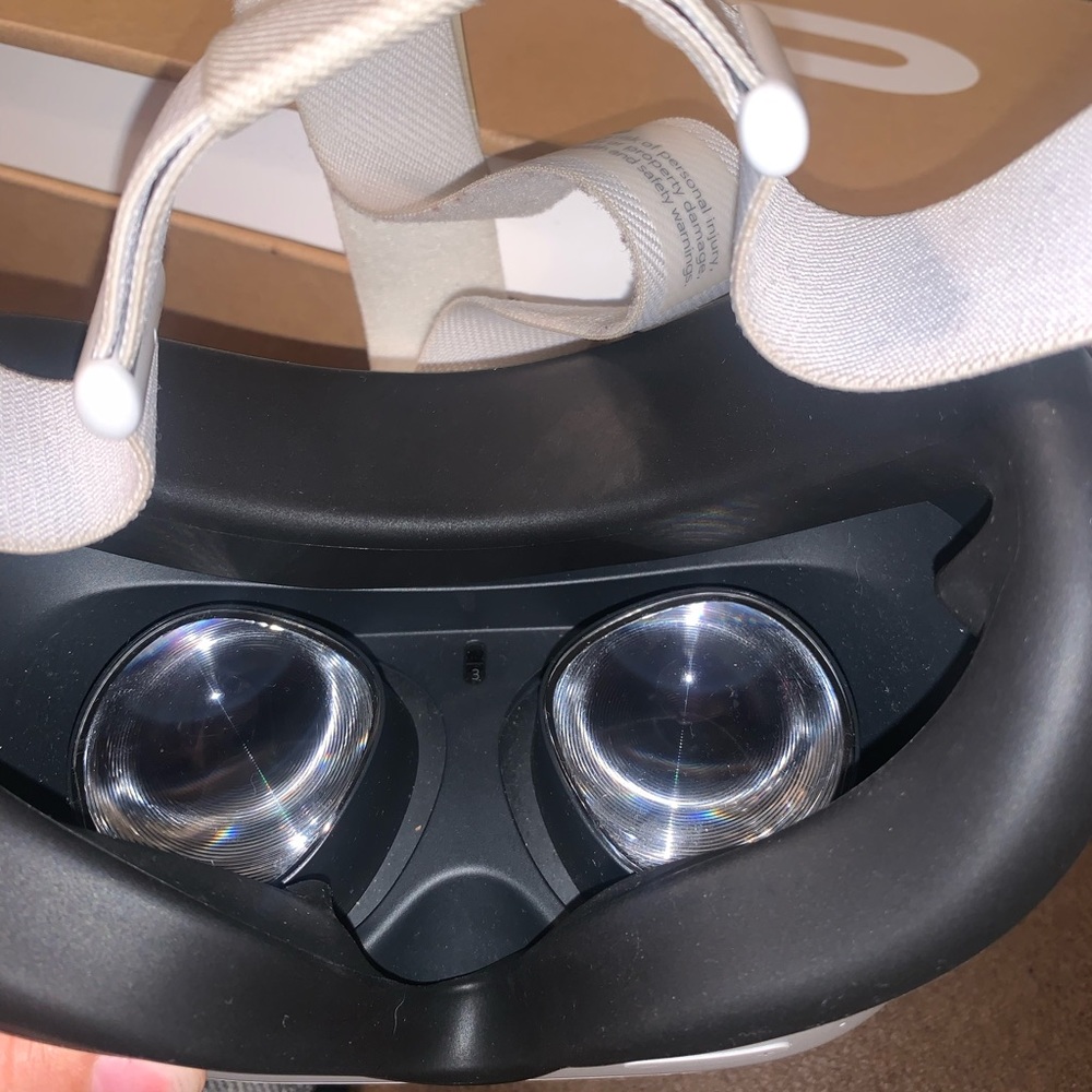 Oculus virtual headset - Picture 2 of 4